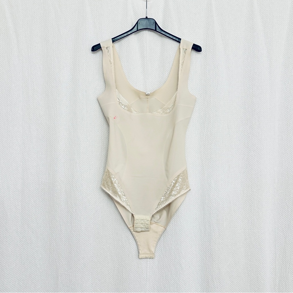 Playtex Shapewear Bodysuit | Size L / UK 12 | Nude Beige with Lace Trim